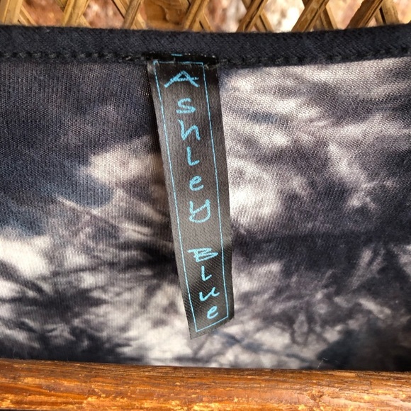 Ashley Blue Tie Die black and white top - Picture 2 of 5